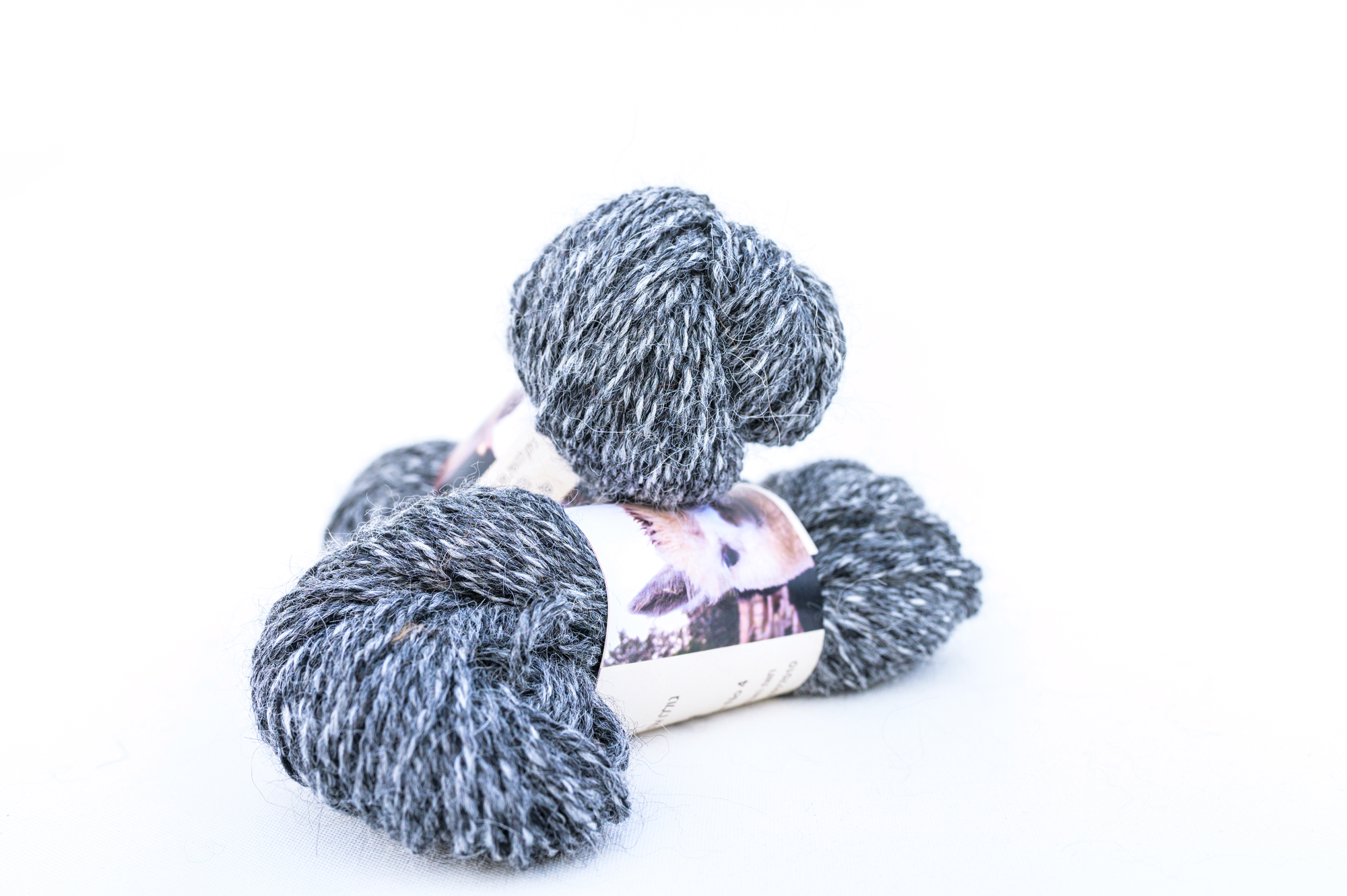 דוללה לסריגה אפור כהה-לבן (ג'וזפה)