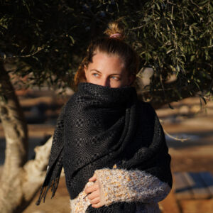 שאל 100% צמר אלפקה - גיאומטרי שחור אפור